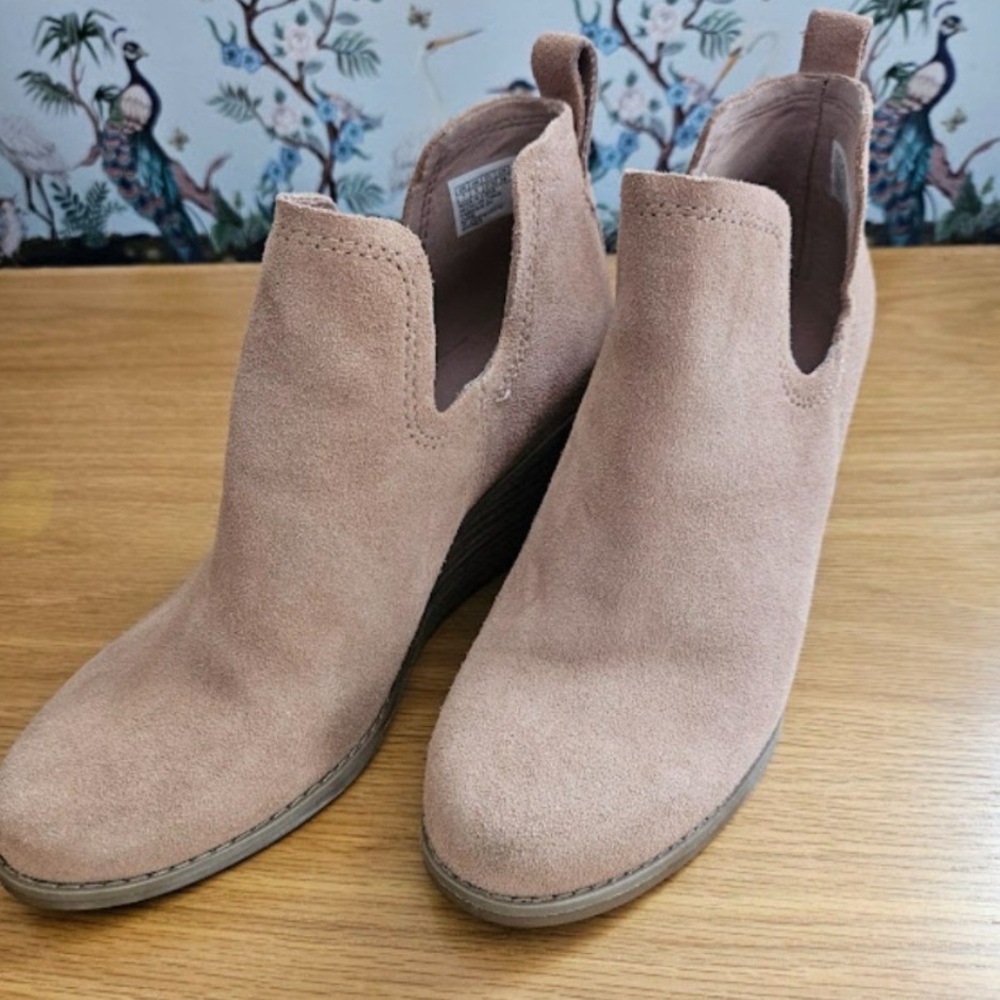Tom’s Kallie Wedge bootie